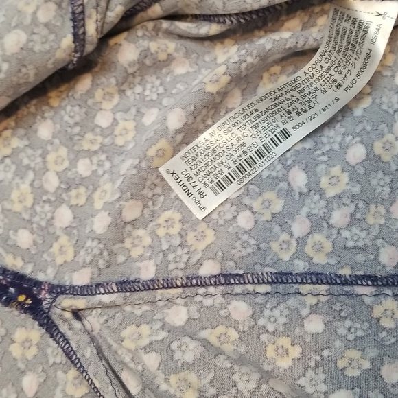 ZARA Long-sleeved Floral V-Neck Mini Dress - Picture 7 of 9